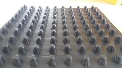 專業之(zhi)選(xuan)，品(pin)質(zhi)之(zhi)諾(nuo) 河南(nan)漯(luo)河魯(lu)班(ban)建(jian)材蓄(xu)排水板生產(chan)廠(chang)家批發(fa)服(fu)務(wu)解(jie)析(xi)